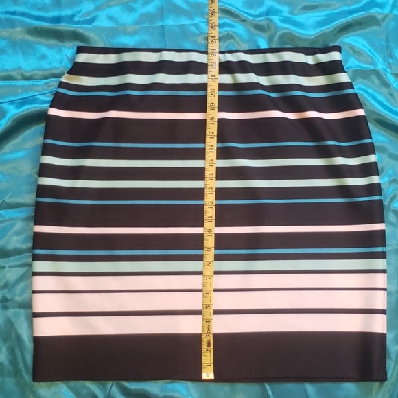 Roz & Ali Scuba Skirt - Picture 3 of 4